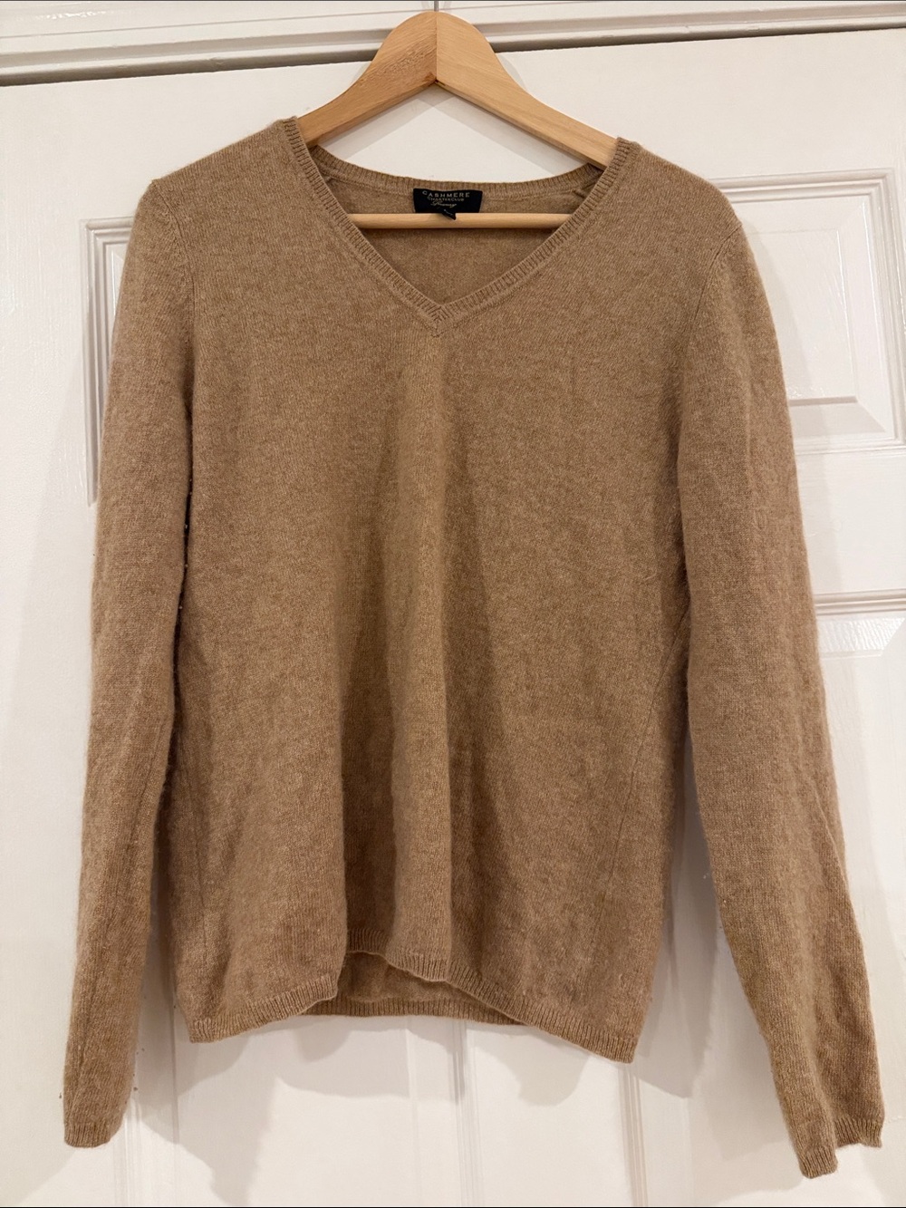 Women’s Charter Club V-Neck 100% Cashmere Sweater - Camel